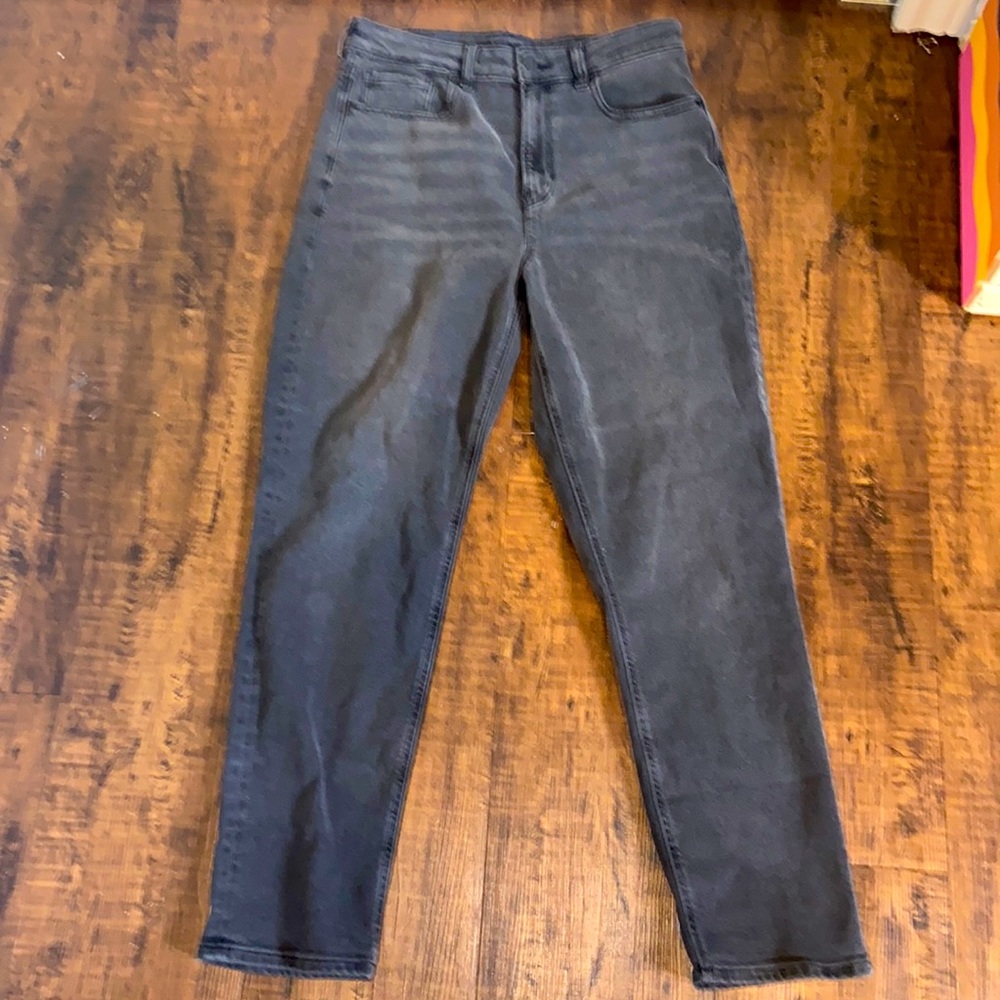 Black mom jeans